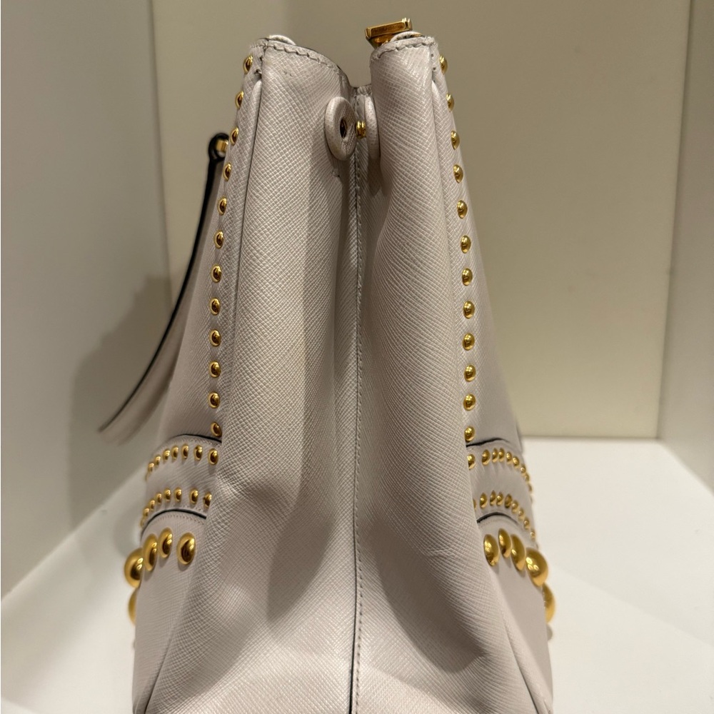 Vintage Prada - Picture 9 of 16